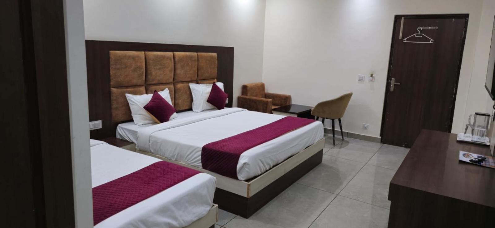 Satya Residency Hotel Katra  Buitenkant foto