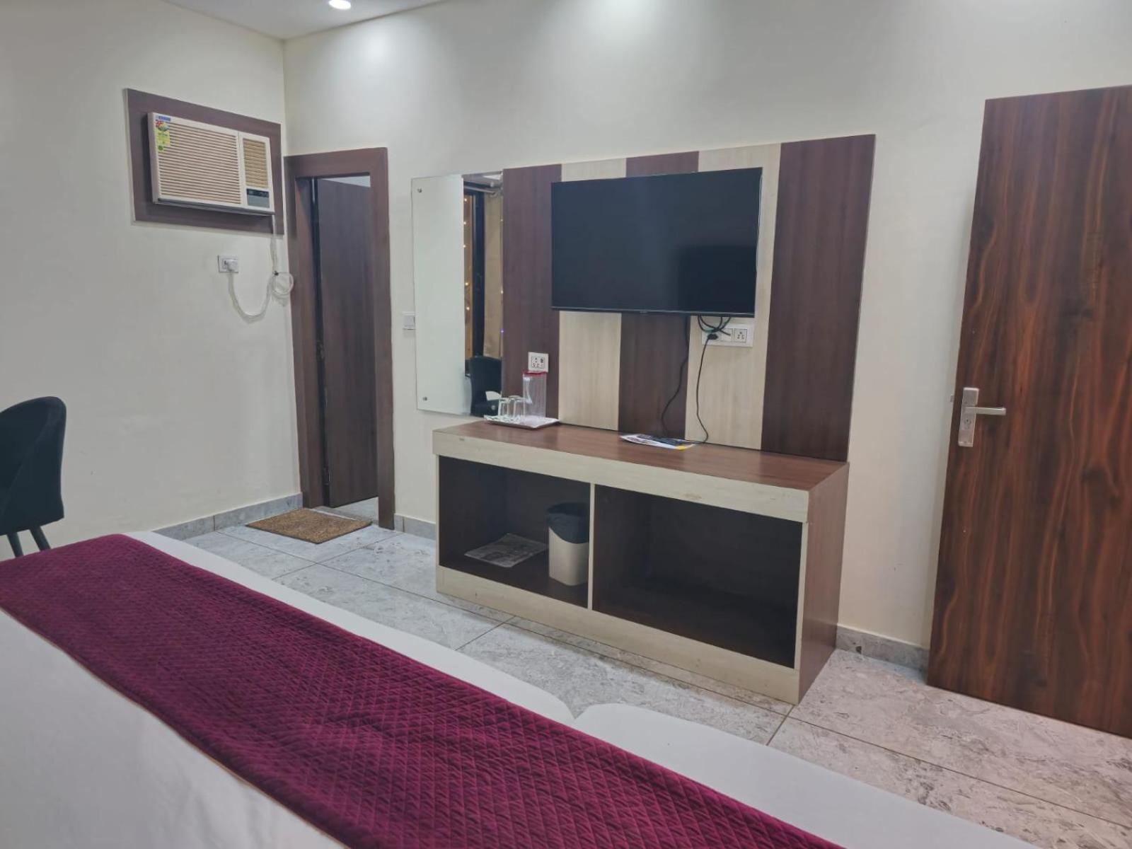 Satya Residency Hotel Katra  Buitenkant foto