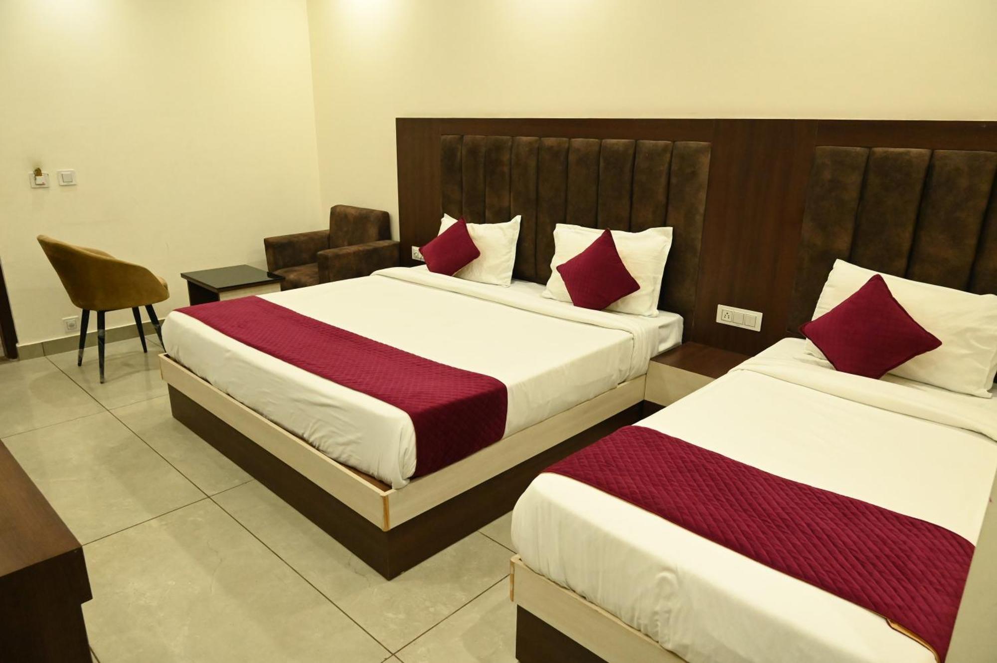 Satya Residency Hotel Katra  Buitenkant foto